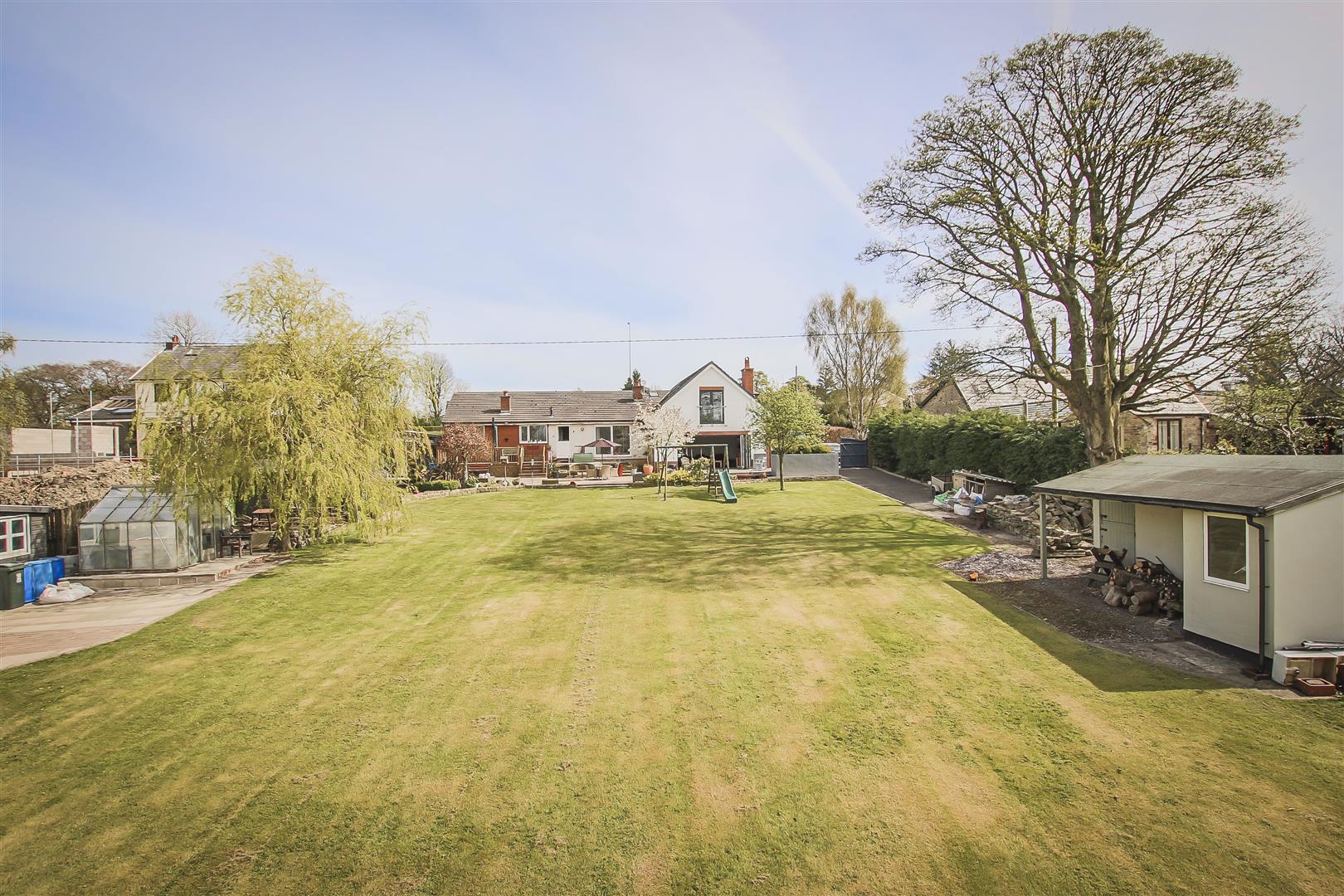 6 Bed House For Sale - Main Image